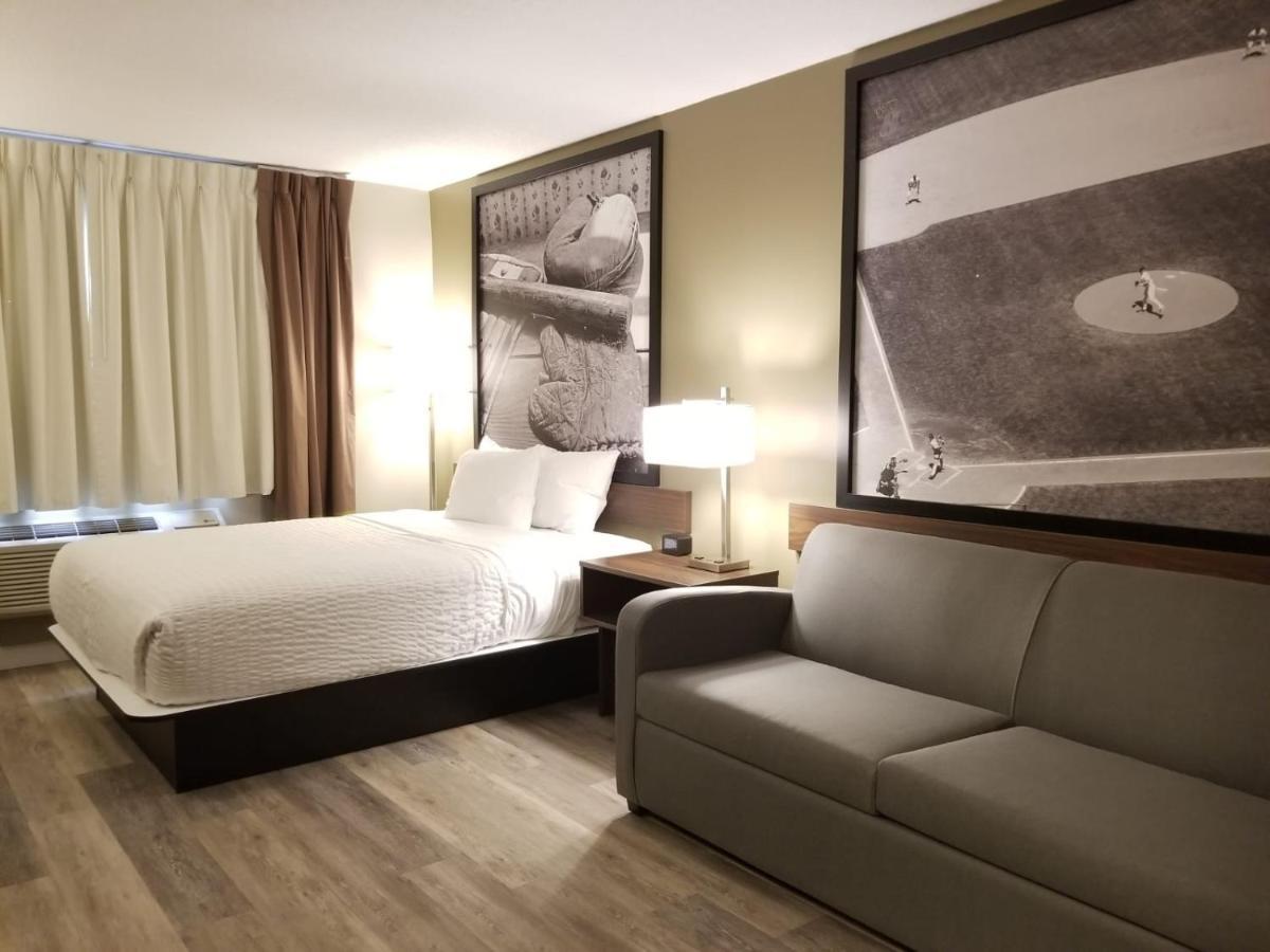 Super 8 By Wyndham Winnipeg West Kültér fotó