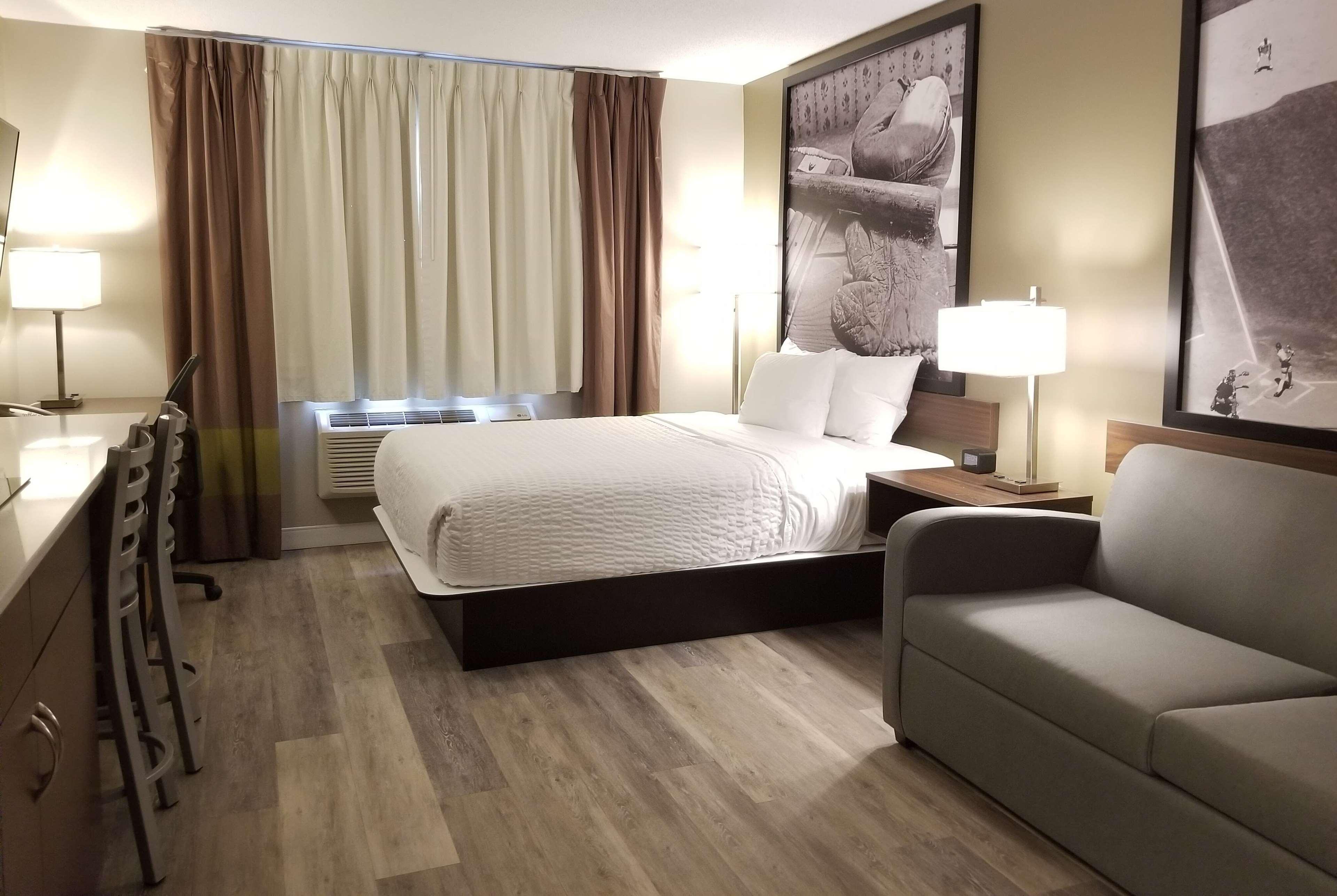 Super 8 By Wyndham Winnipeg West Kültér fotó