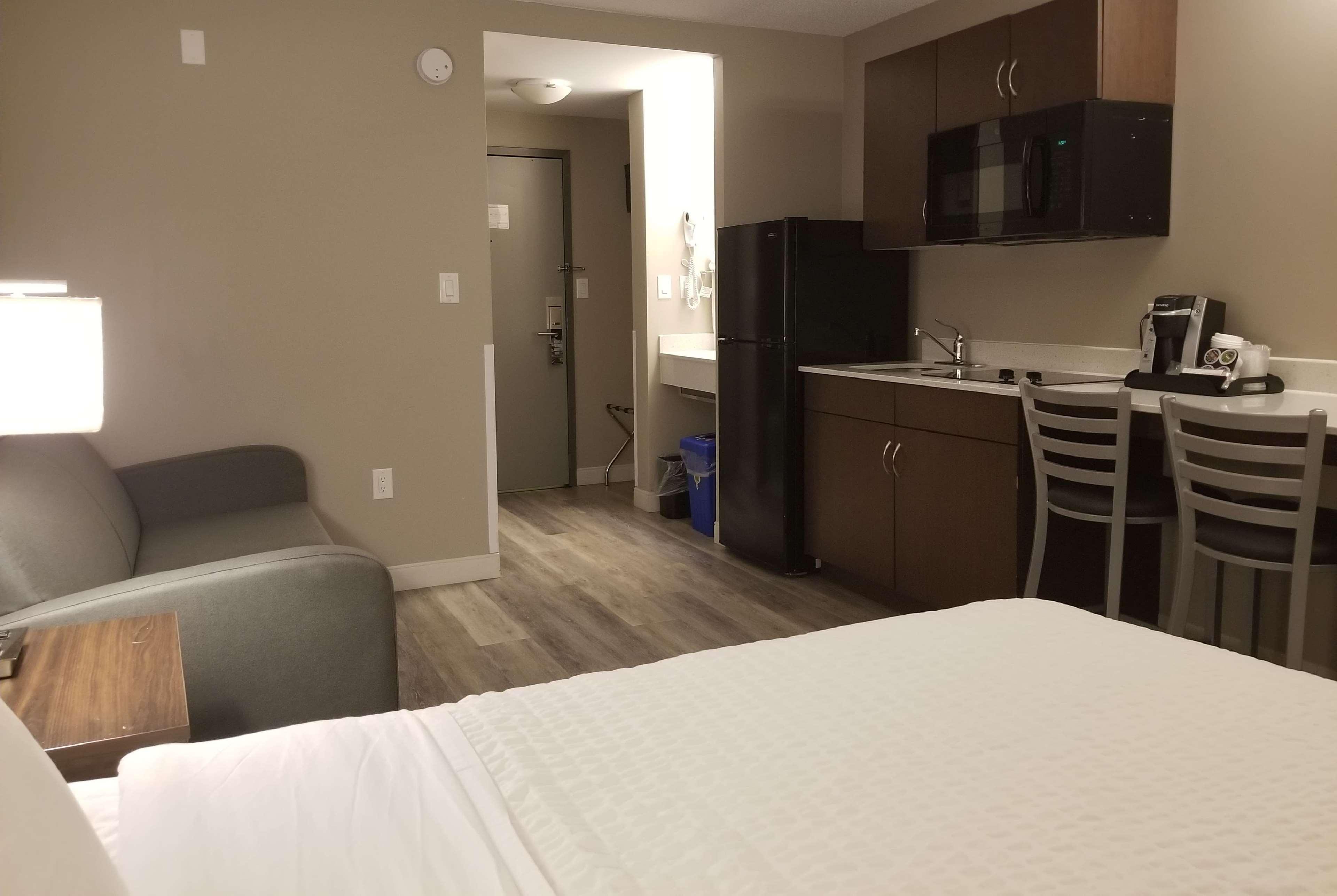 Super 8 By Wyndham Winnipeg West Kültér fotó