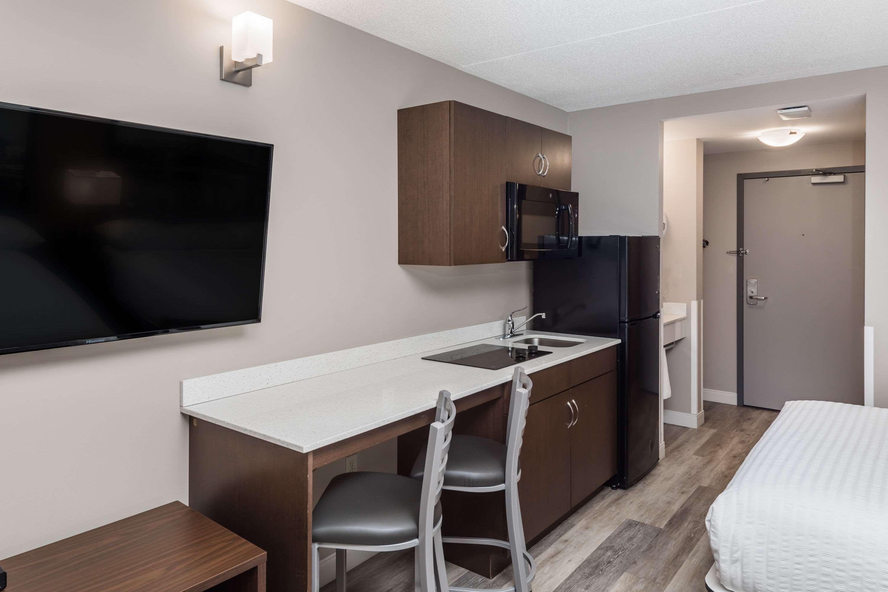 Super 8 By Wyndham Winnipeg West Kültér fotó