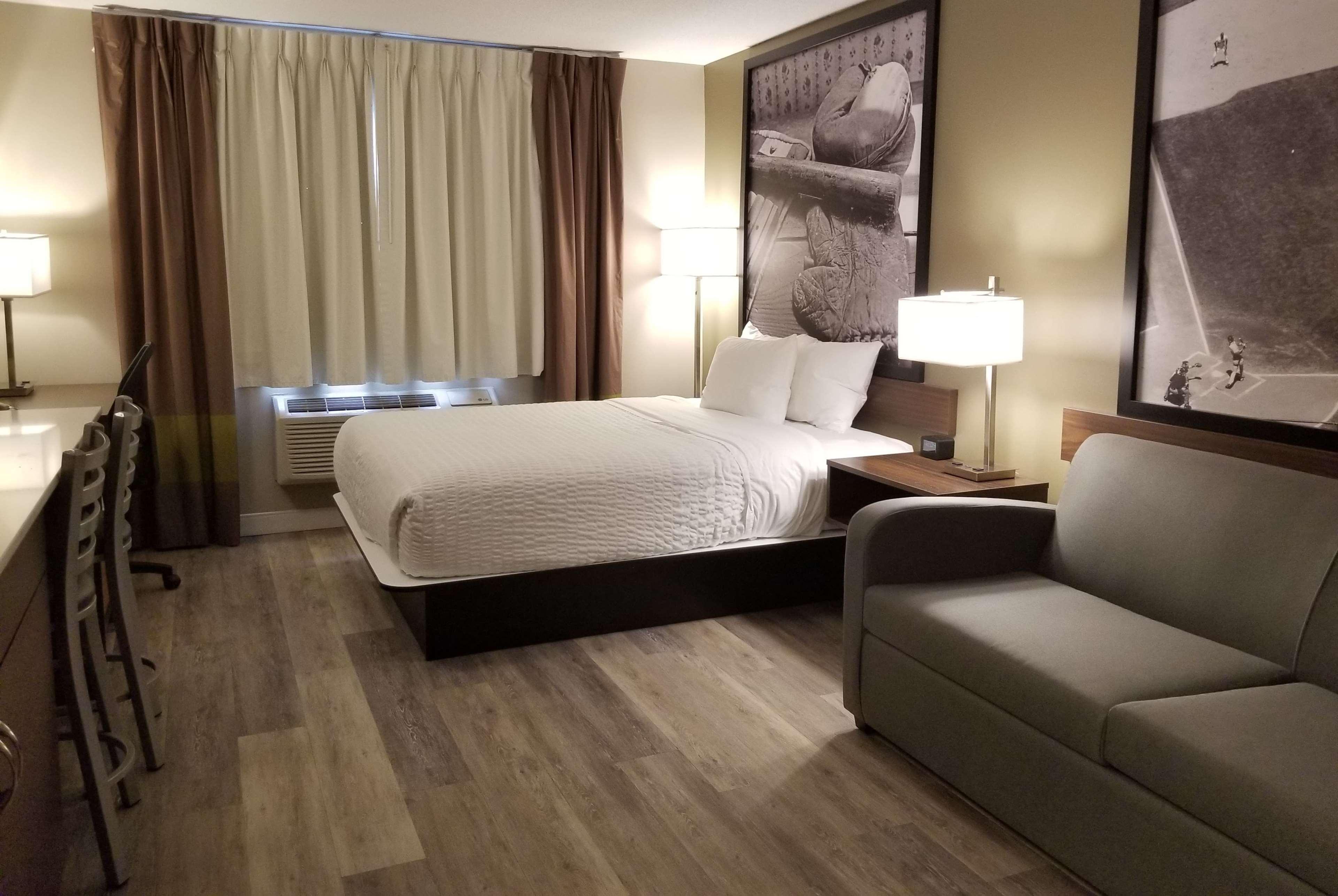Super 8 By Wyndham Winnipeg West Kültér fotó