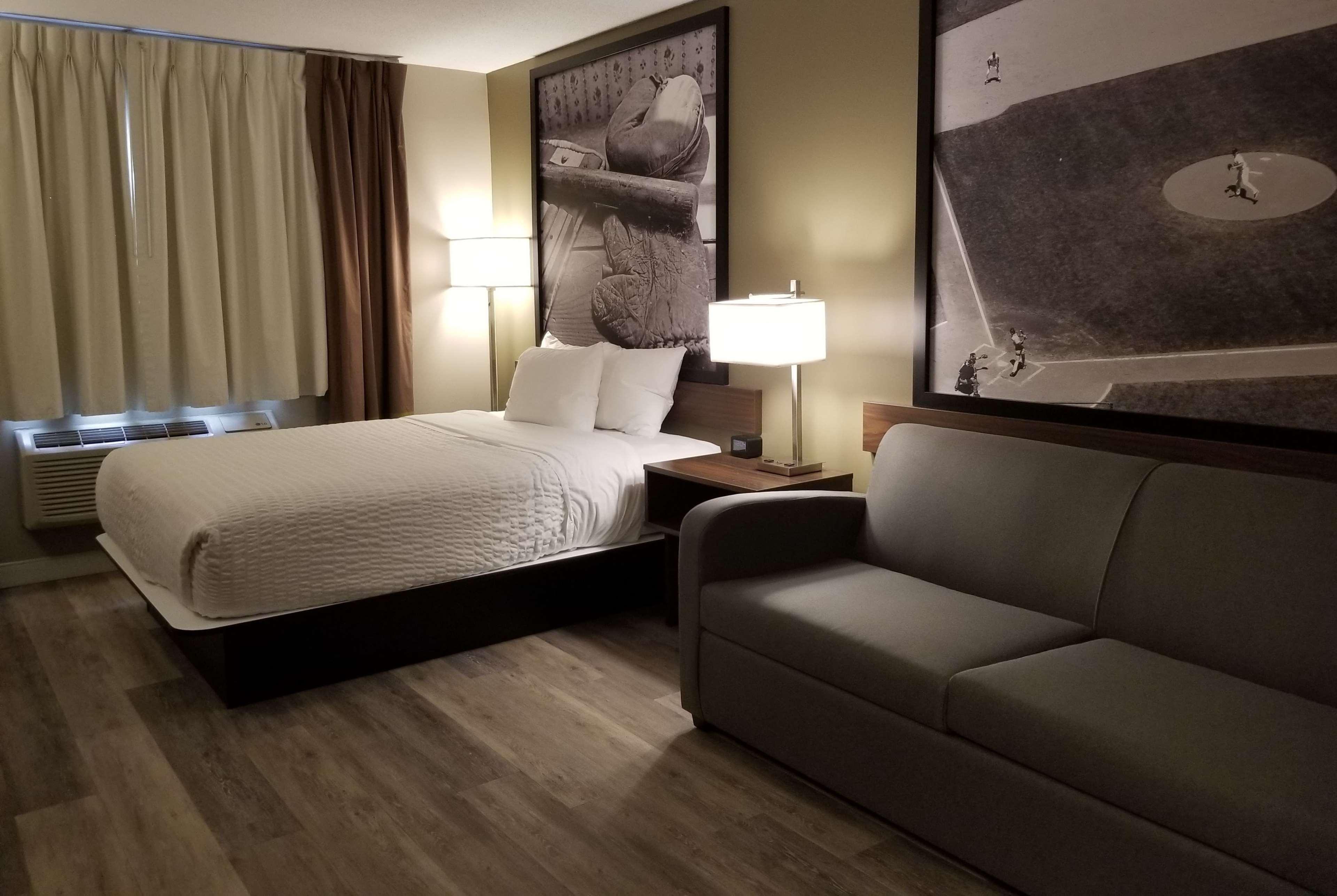 Super 8 By Wyndham Winnipeg West Kültér fotó