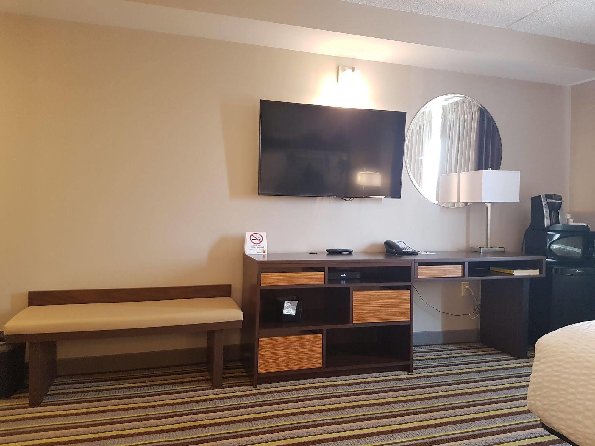 Super 8 By Wyndham Winnipeg West Kültér fotó